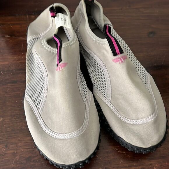 Wings Other - Unisex beach stone coral reef Aqua skimmer Water Shoes Grey tan Sz 40 euro